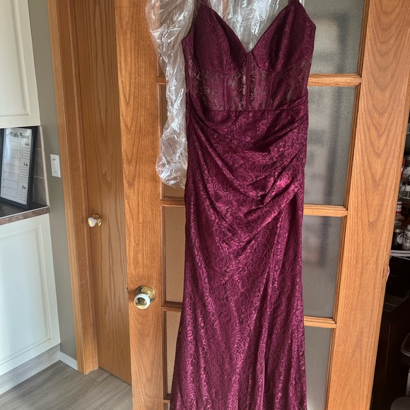 Bridesmaid dresses x3 or a beautiful dress for a night out - Picture 3 of 7